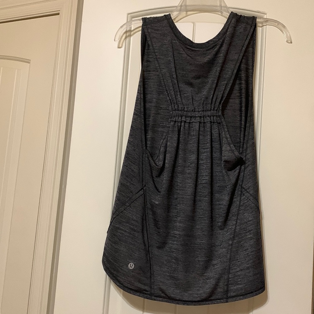 LULULEMON SIZE 6/8 Sculpt tank top